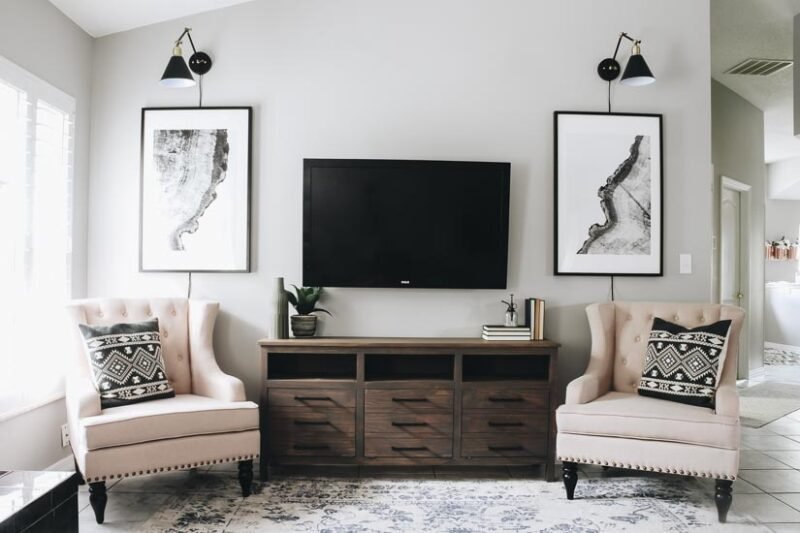 7 Living Room TV Wall Ideas: Designing the Perfect Focal Point 7 Living Room Refresh with SANUS 1 13