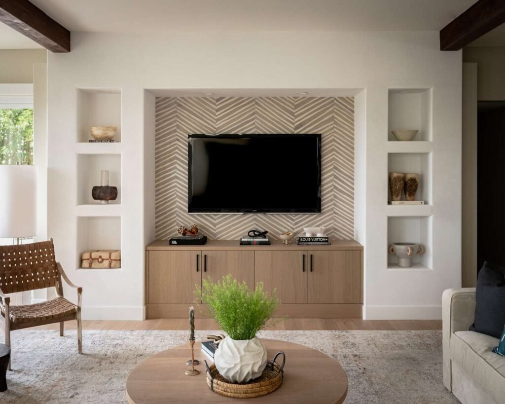 7 Living Room TV Wall Ideas: Designing the Perfect Focal Point 6 RanchoEncinitasTreehouse LivingRoom26 f9da4d2f0e8343dcbb4f70591b878636