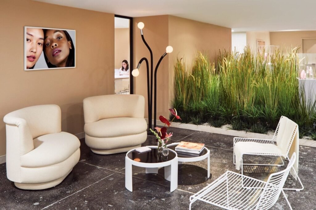 15 Chic Women’s Home Office Ideas (That Will Give Your Office a Fashion Headquarters Vibe) 6 glossier headquarters 1536x1024 1
