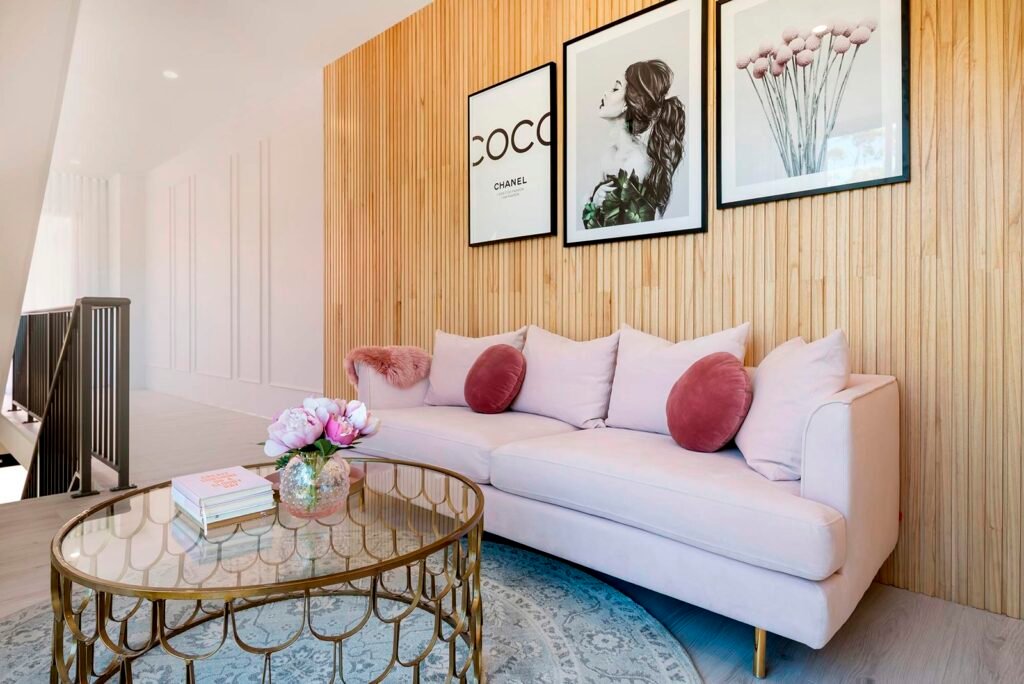 15 Chic Women’s Home Office Ideas (That Will Give Your Office a Fashion Headquarters Vibe) 13 saski collection office 2